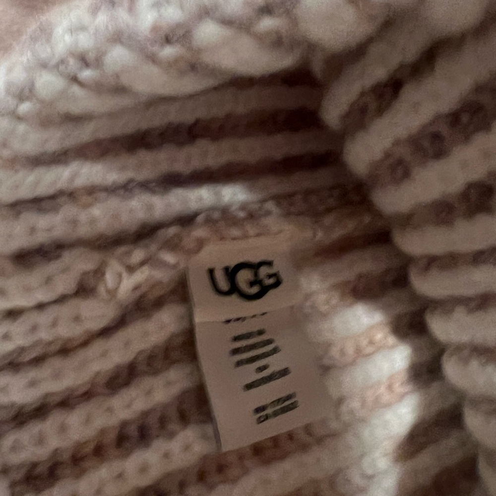 UGG Hat and Scarf set brand new with tags - Picture 5 of 6